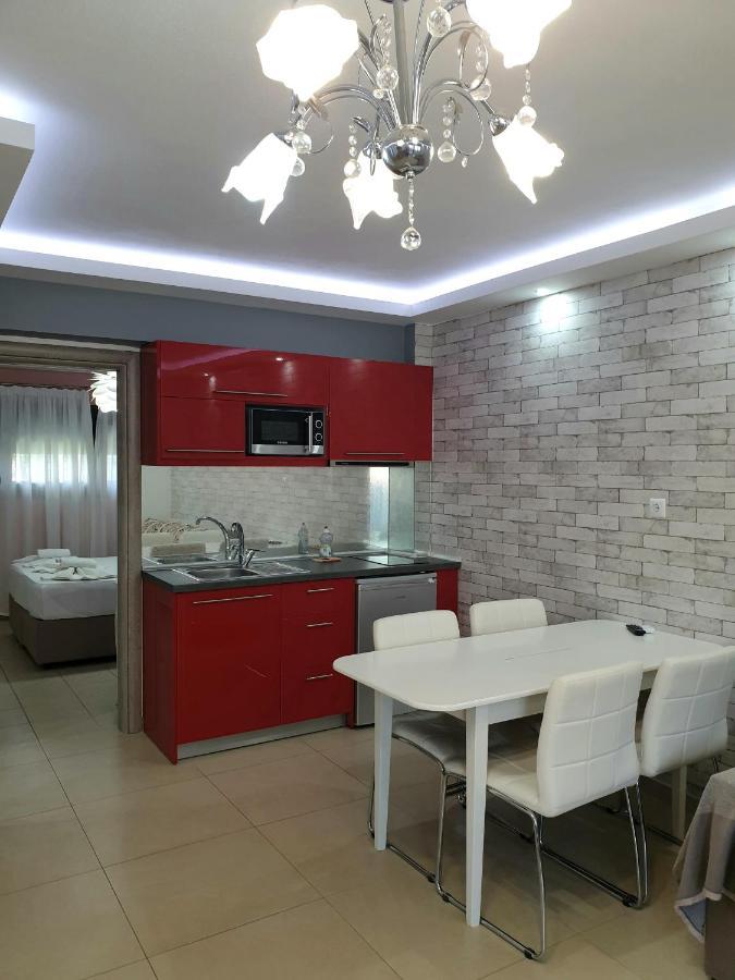 Iros Apartment Néa Péramos Exterior foto